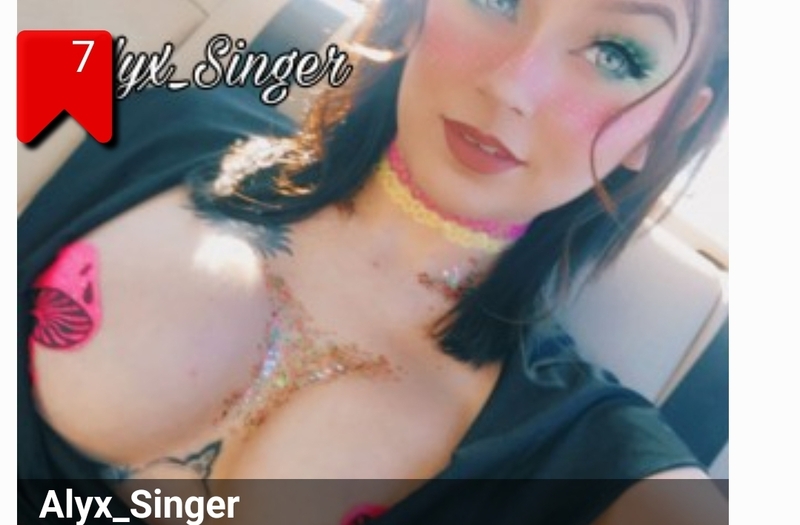 Alyx_Singer Photo