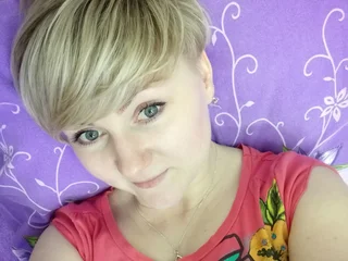 Blond_Pearl Live Cam