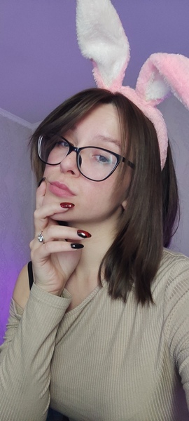 AliceSlyFox Photo AliceSlyFox Photo