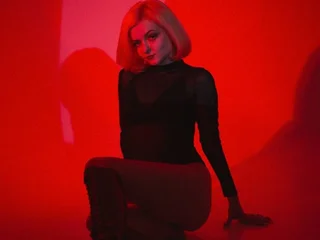 BestieKim Live Cam