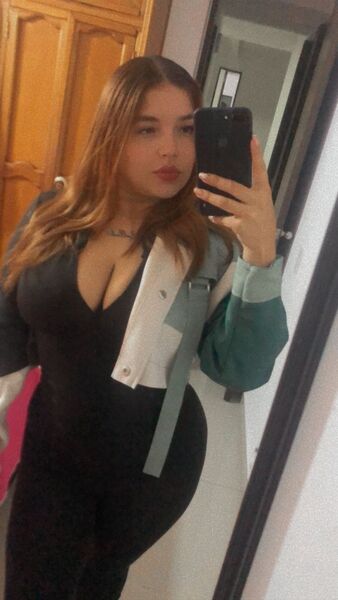 BustyNatural4U Photo