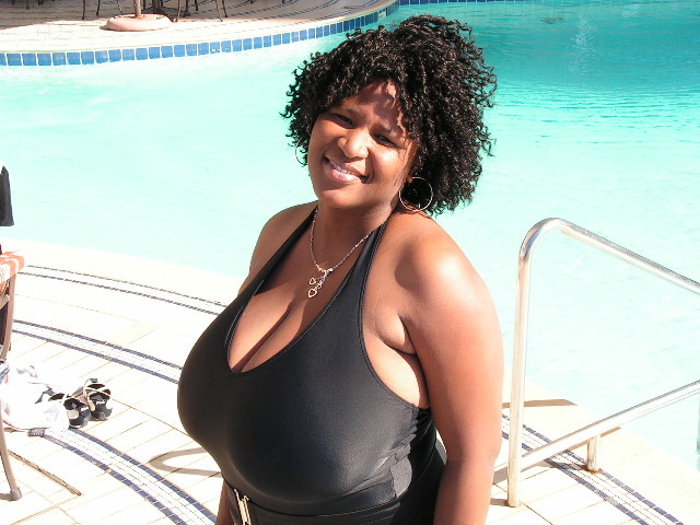 Busty_Pam Photo