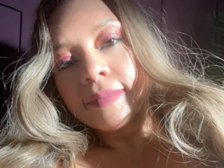 Heidi30 Live Cam