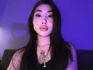 KiraKisses Live Cam