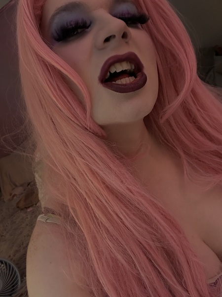 AdelinaFoxx Photo