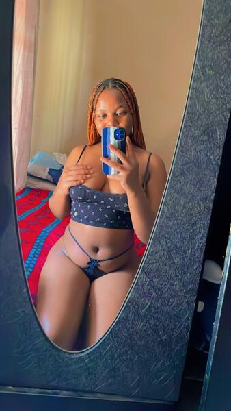 HotSmallTitz Photo