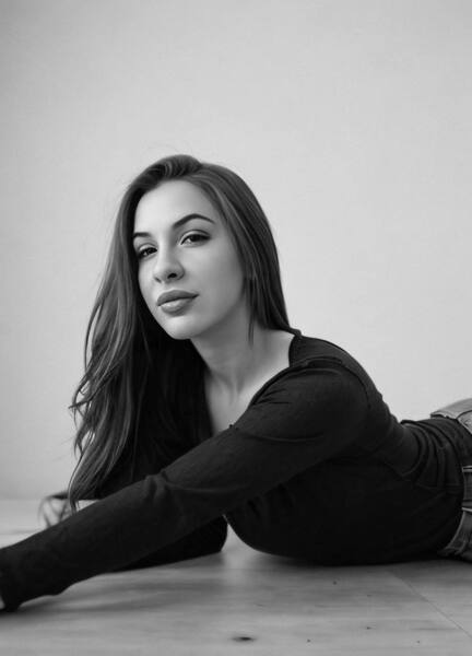 MeganNaughtyy Photo