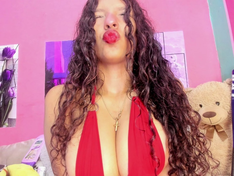 MiaKirshner Photo MiaKirshner Photo