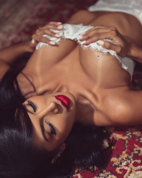AnnyHoney Photo AnnyHoney Photo
