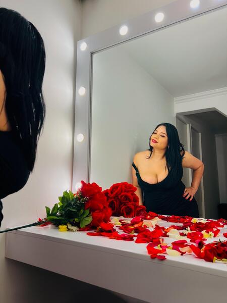 NahomiFireSexCol Photo