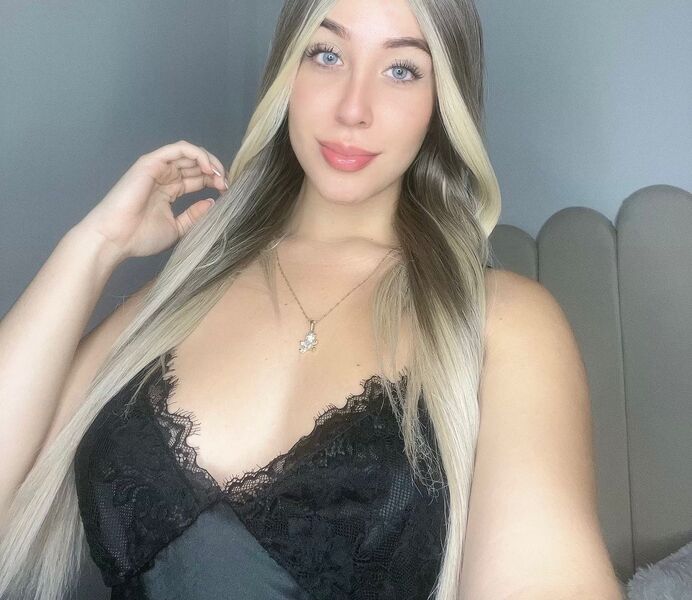 ValerieMartinezz Photo ValerieMartinezz Photo