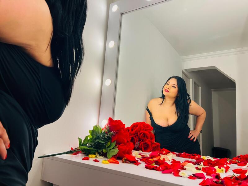 NahomiFireSexCol Photo