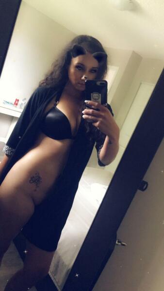 Submissivehotwife Photo