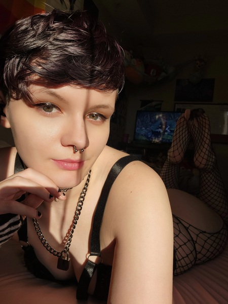 BarelyOlivia Photo