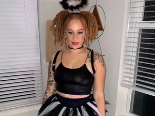 LittleRedBabyyy Live Cam