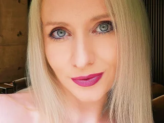 TheAlexaLondon Live Cam