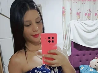 amara_roll Live Cam