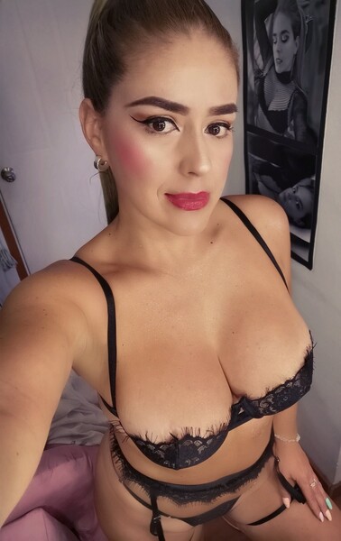 VictoriaHispanic Photo