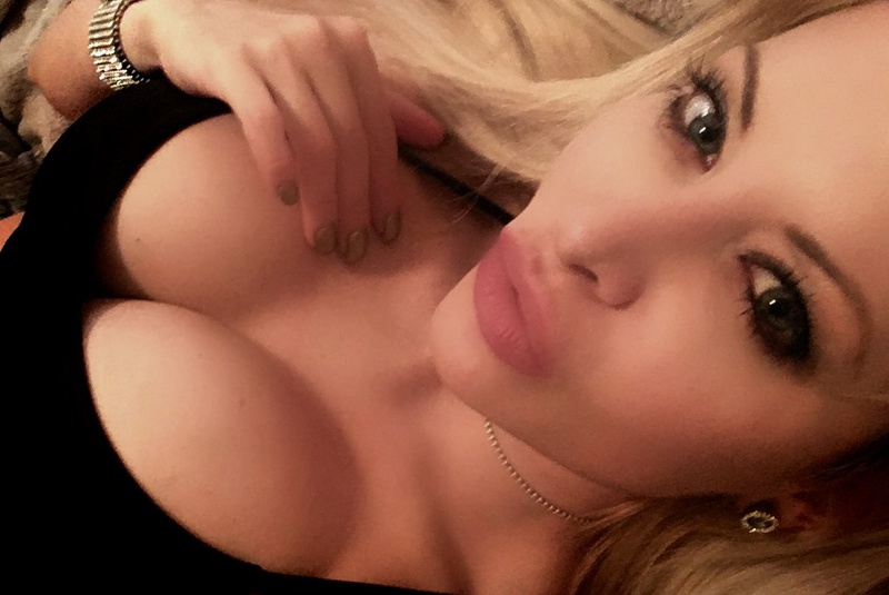 GoddessHelly Photo