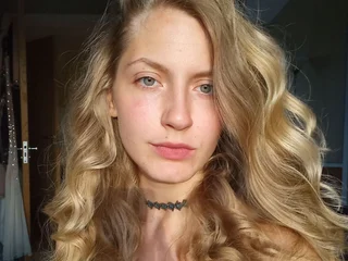 EcstaticallyElla Live Cam