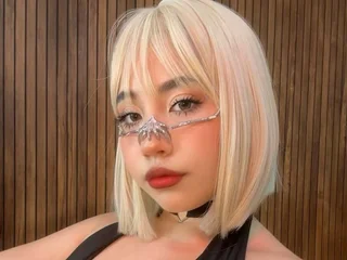 emy_whore Live Cam