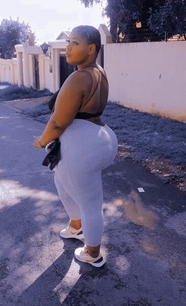 RoyalMassiveAss Photo RoyalMassiveAss Photo
