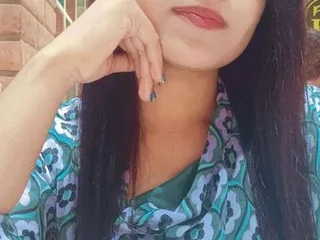 hottyriyaa Live Cam