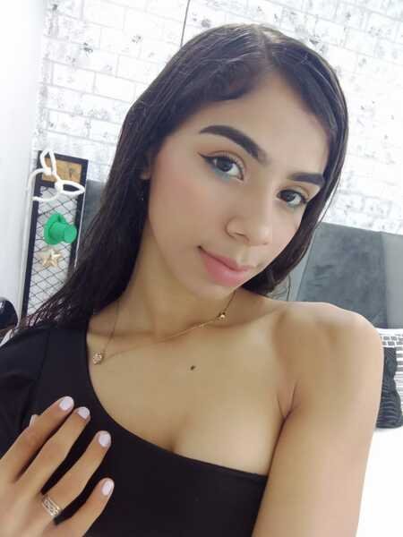 brunetteadamss Photo