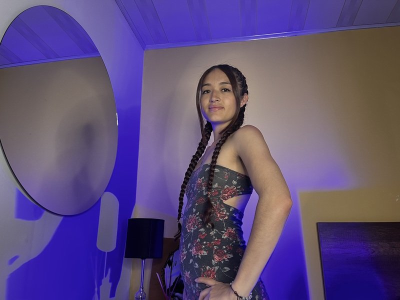 LaraLopez Photo