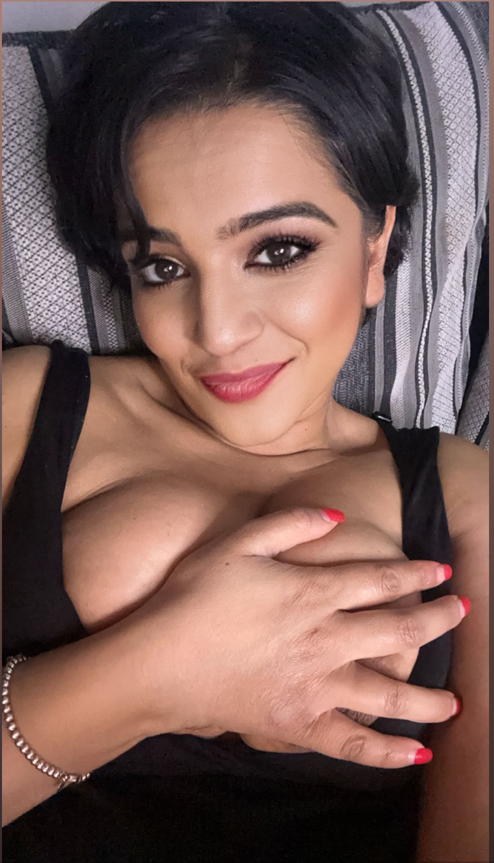 MinxyMaya Photo
