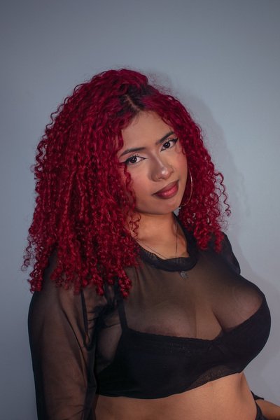 IdunBrunette Photo