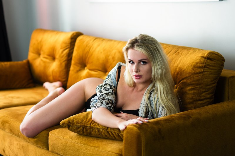 CorneliaDirty Photo