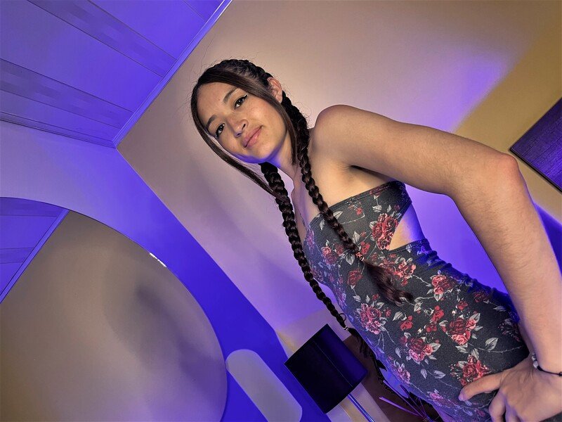LaraLopez Photo