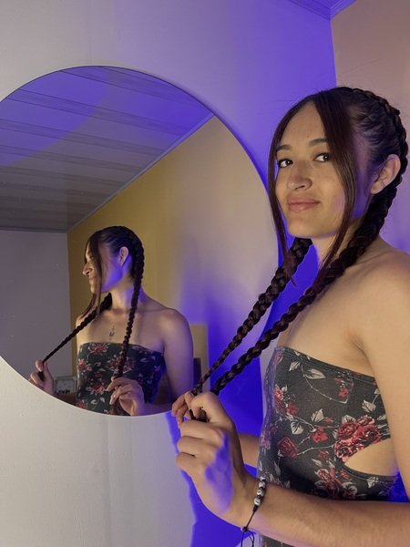 LaraLopez Photo