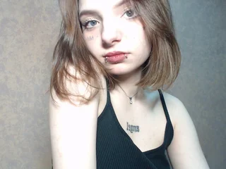 AyumiPosh Live Cam