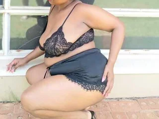 CurvyCutiexx94 Live Cam