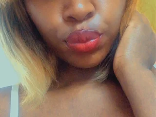 Joliejuiicy94 Live Cam