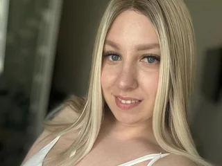 Luna_Gaze Live Cam