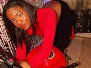 MISSANDRE24 Live Cam