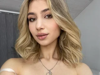 SarahTray Live Cam