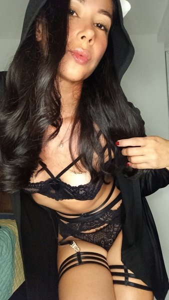 NhiaCollins Photo