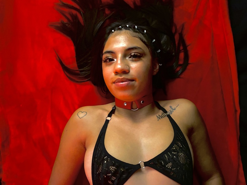 ariiannathompson Photo ariiannathompson Photo