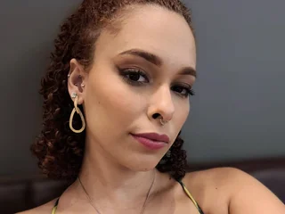 dominamoon Live Cam