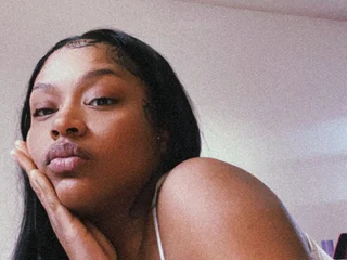 PrettySlimBabie Live Cam
