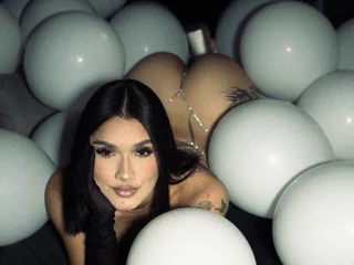 Lotie_Cox Live Cam