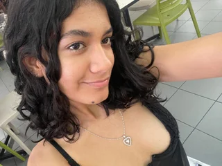 RoxannaBlack Live Cam