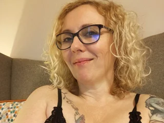 OrlaFox Live Cam