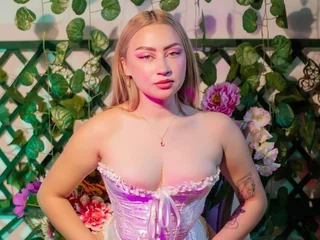 AlanaLeBlanc Live Cam