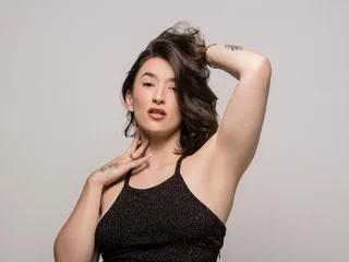 Katt_Henao Live Cam