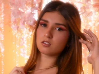 LovelyLizziie Live Cam